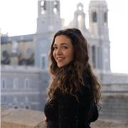 Englische Muttersprachlerin mit langjähriger Erfahrung bietet professionellen Online-Englischunterricht für Kinder und Erwachsene.